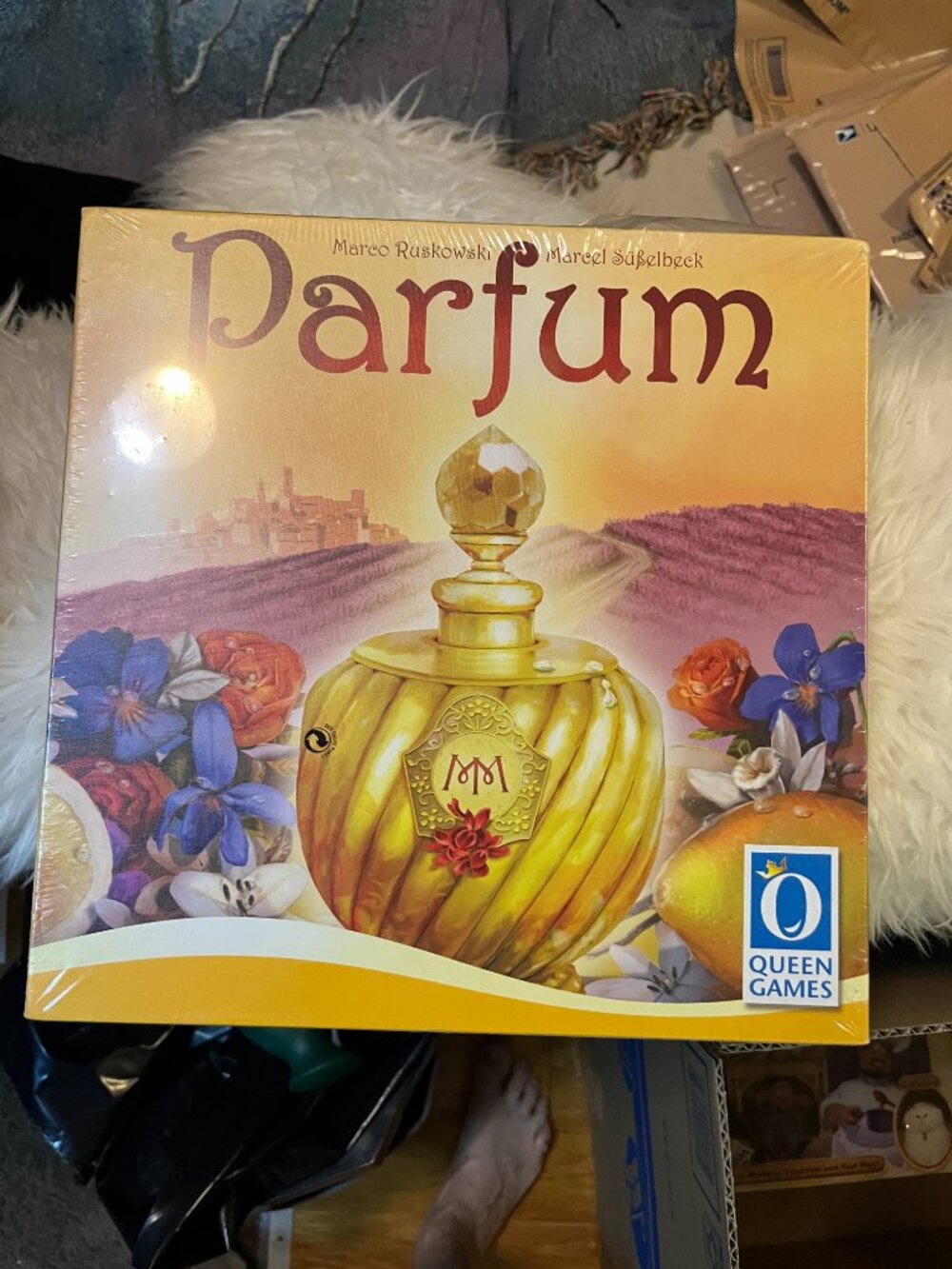 Parfum Asmodee Super‎ Unique Board Game DISCONTINUED New Sealed